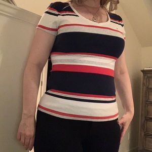 Tommy Hilfiger size large t-shirt like new